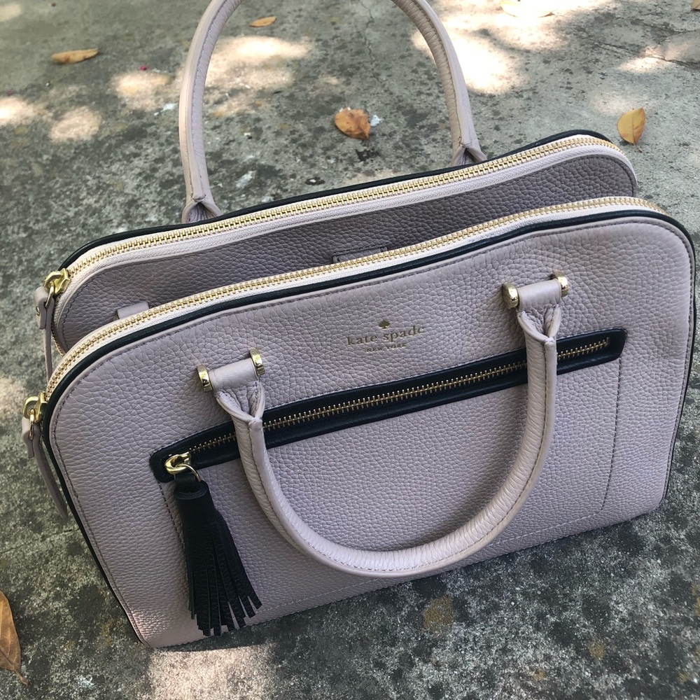 Kate spade purse. Bought but never used.